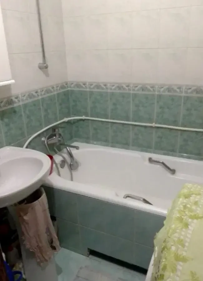 Долгосрочно, посуточно. Сдам отдельную комнату в квартире возле метро 3