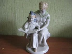 Антікварна порцелянова статуетка Перша книга, ЗКХ Полонне