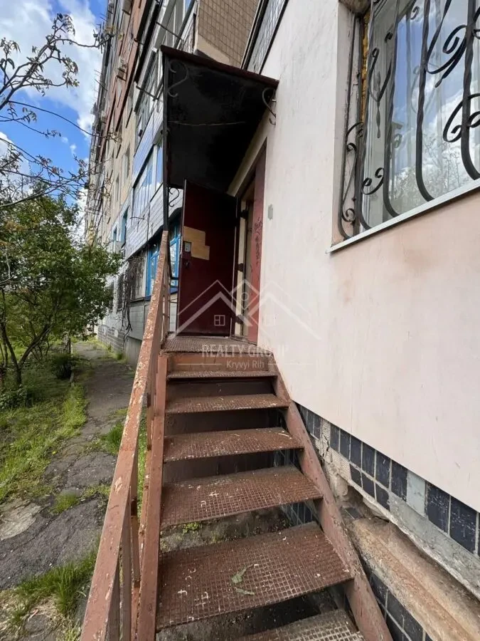 Продається комерційне приміщення 100 м у відмінній локаціі 2