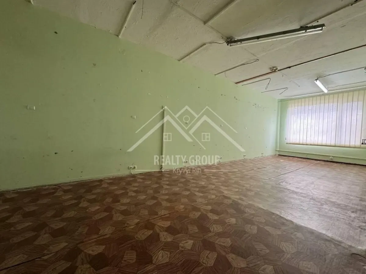 Продається комерційне приміщення 100 м у відмінній локаціі 9