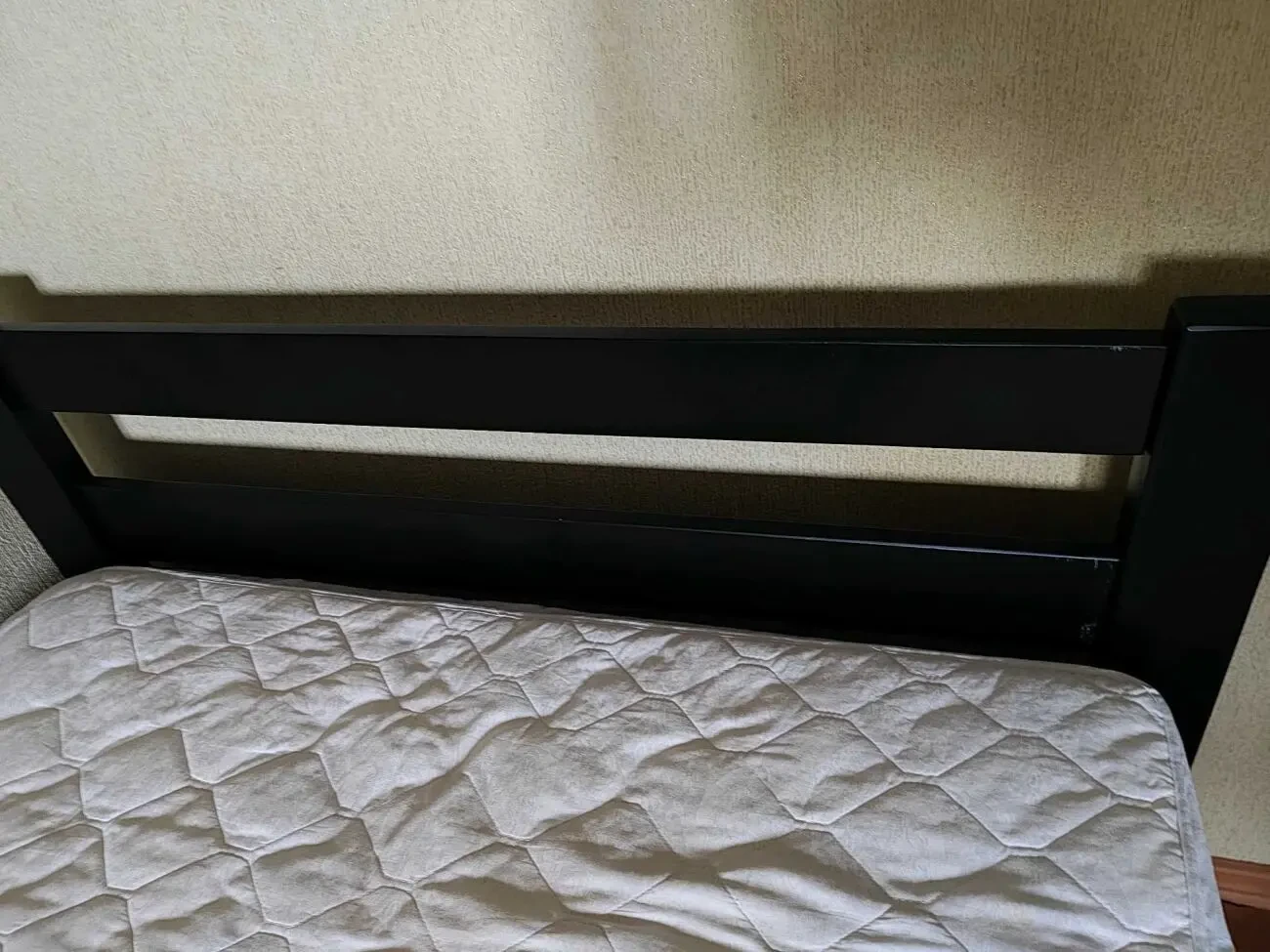 Продам ліжко з матрацом 8