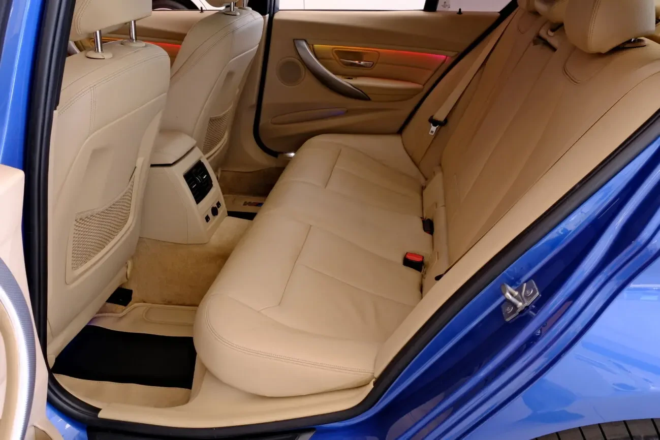 BMW 328i xDrive 8