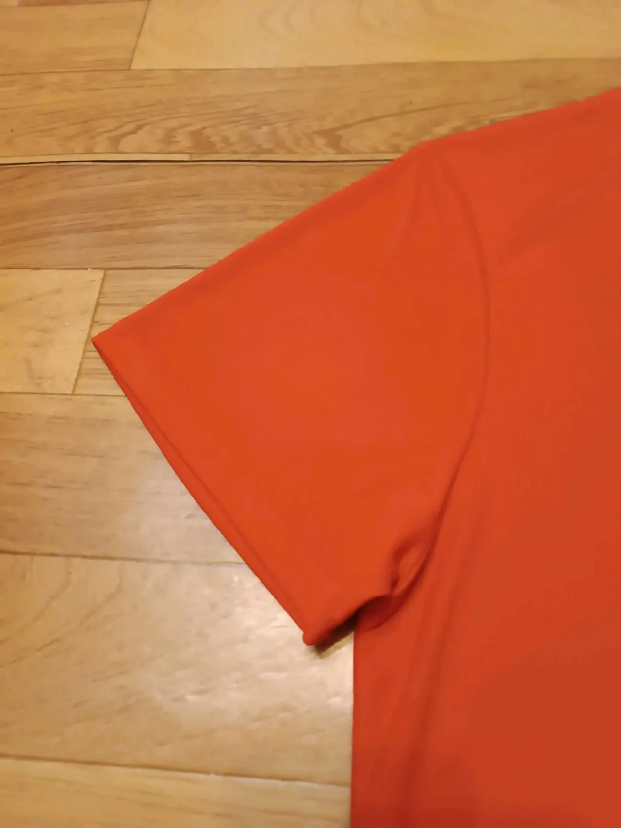 якісна брендова стильна футболка 6