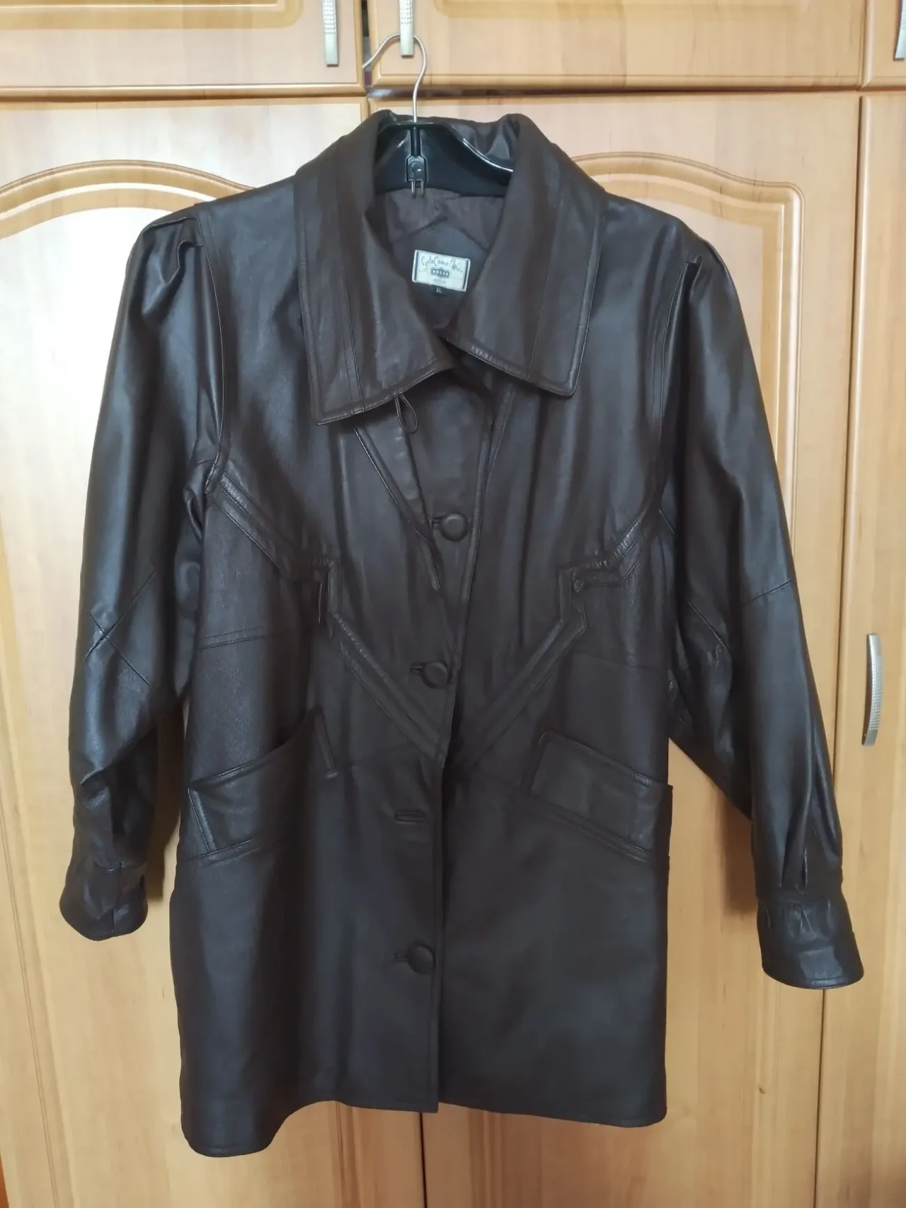 Куртка женская,кожаная,б/у (XL,50)