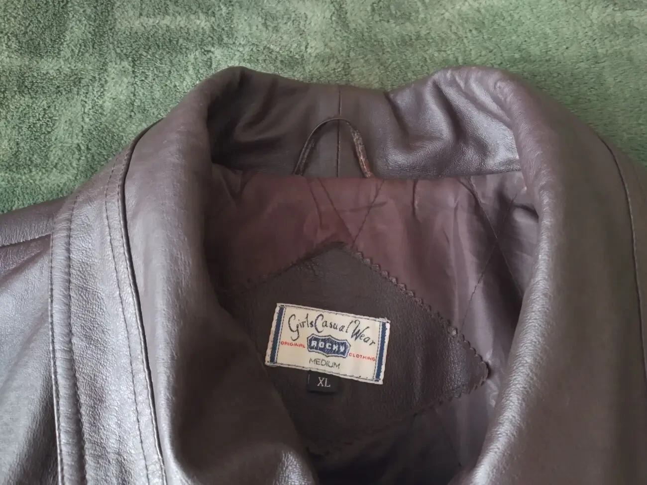 Куртка женская,кожаная,б/у (XL,50) 3