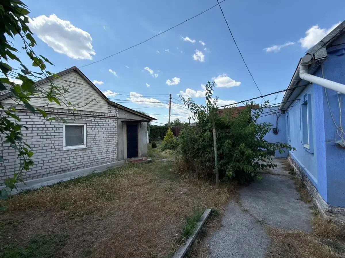 Продам дом в Приднепровске. Два дома на участке 4