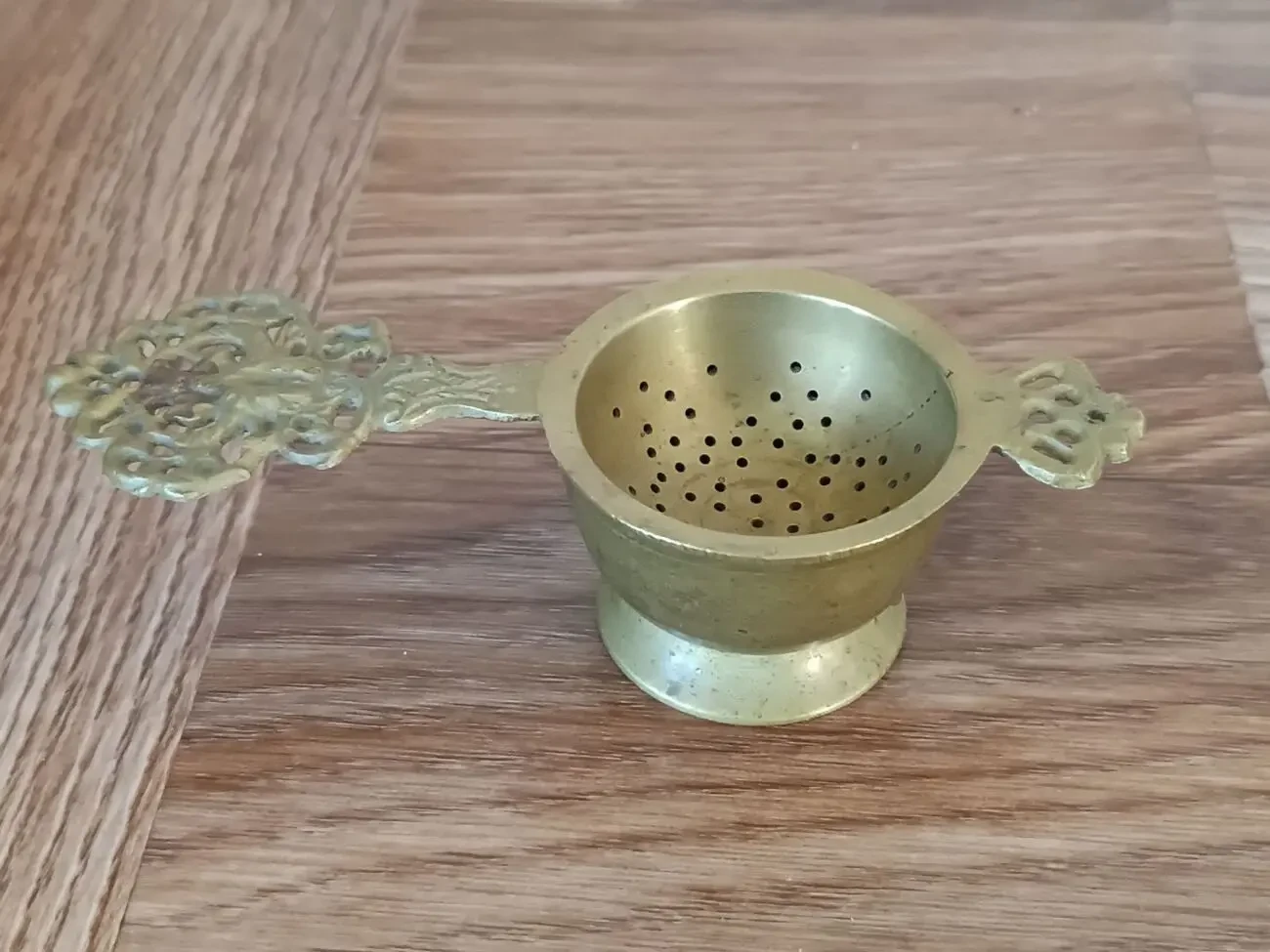 Антикварне ситечко для чаю в стилі бароко з чашею. 8