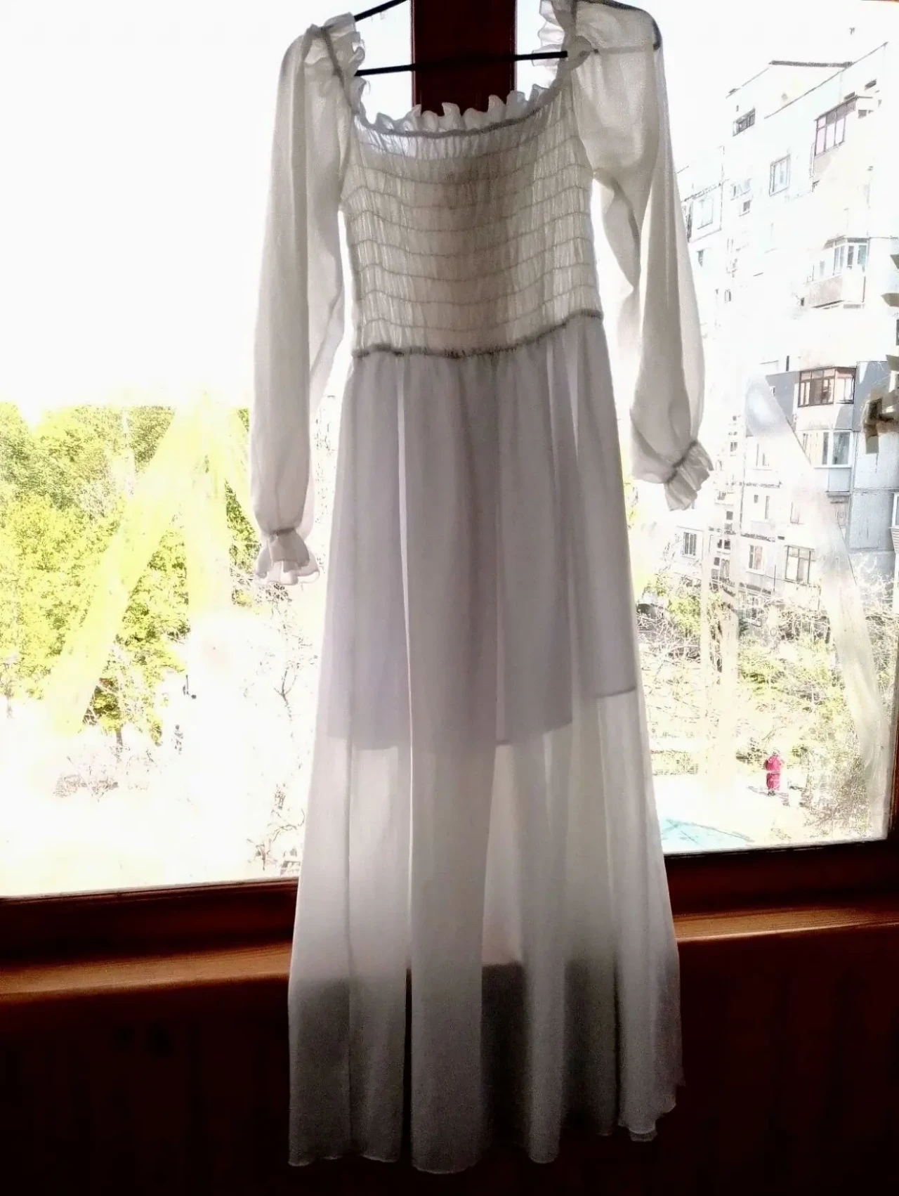 Платье 6 иксс белое длинное, открытые плечи, резинки, подростковое п э 2