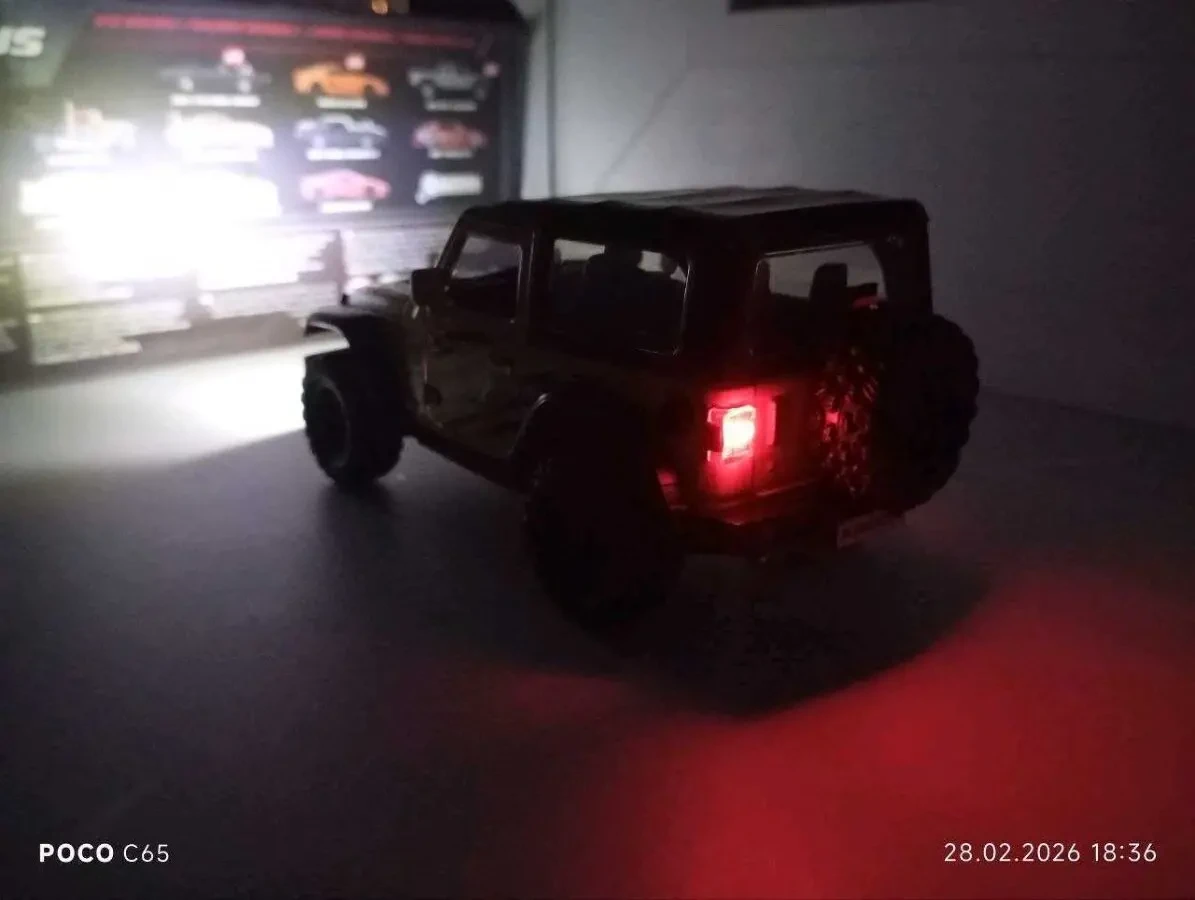 Масштабная модель автомобиля 1:32 Jeep Rubicon 10