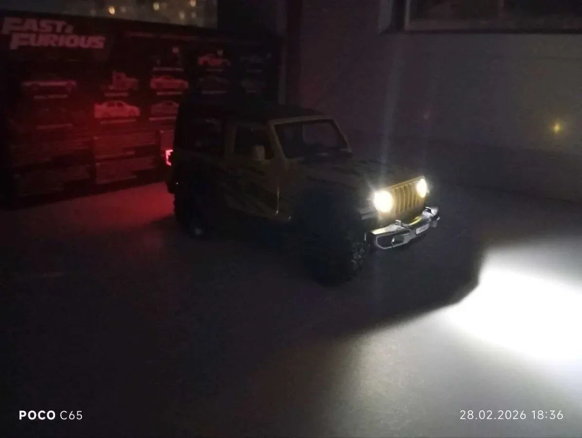 Масштабная модель автомобиля 1:32 Jeep Rubicon 9