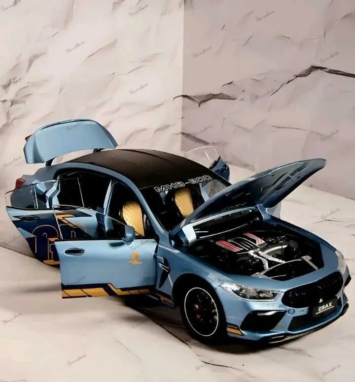 Модель автомобиля в масштабе 1:24 Bmw m8 3