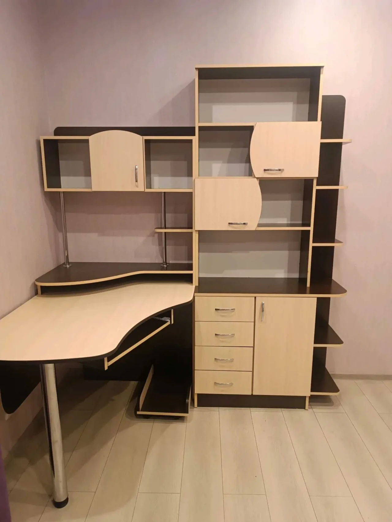 Стіл комп'ютерний кутовий