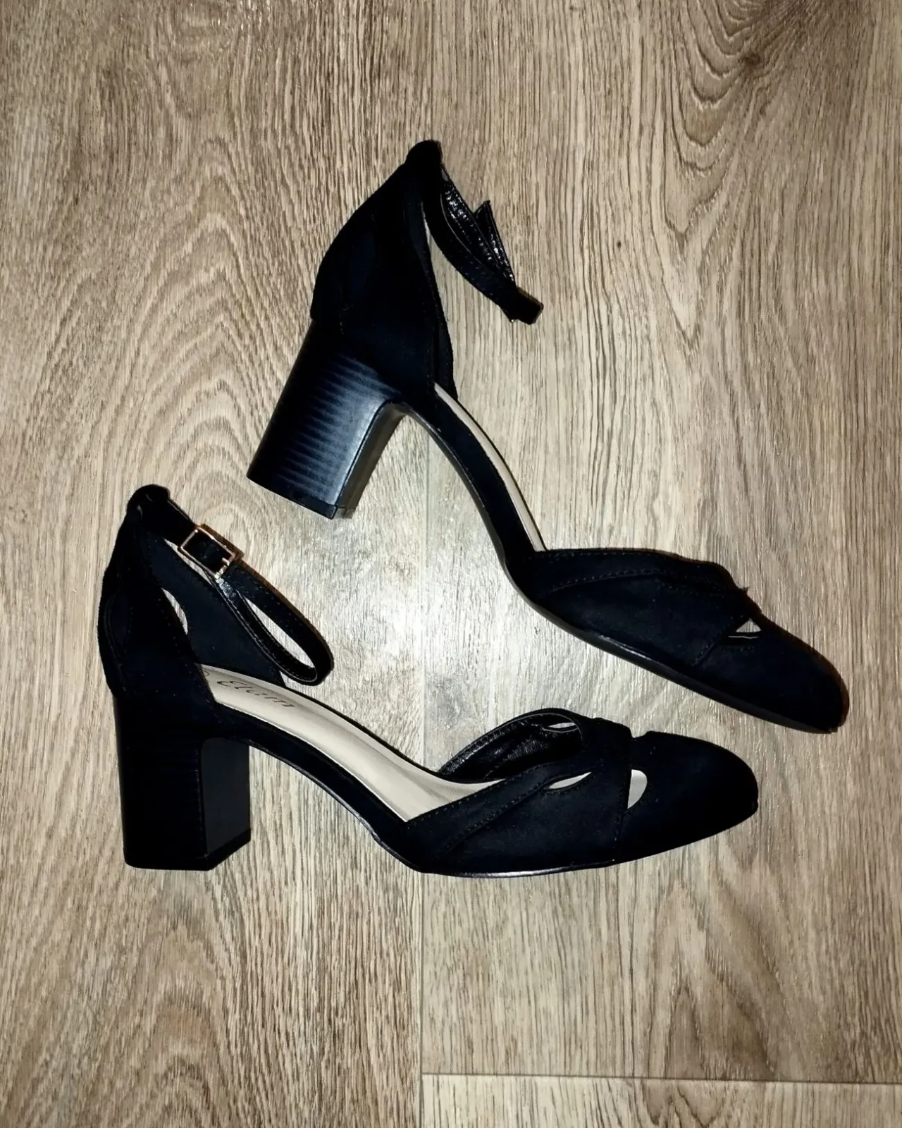 Нові босоніжки під замшу від французького бренду etam 4