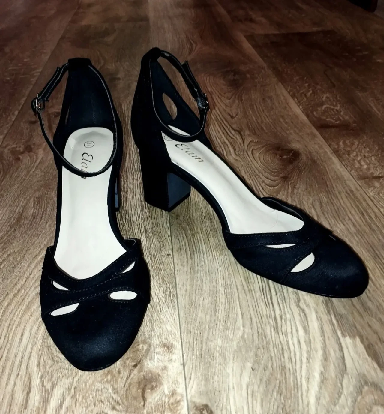 Нові босоніжки під замшу від французького бренду etam 5