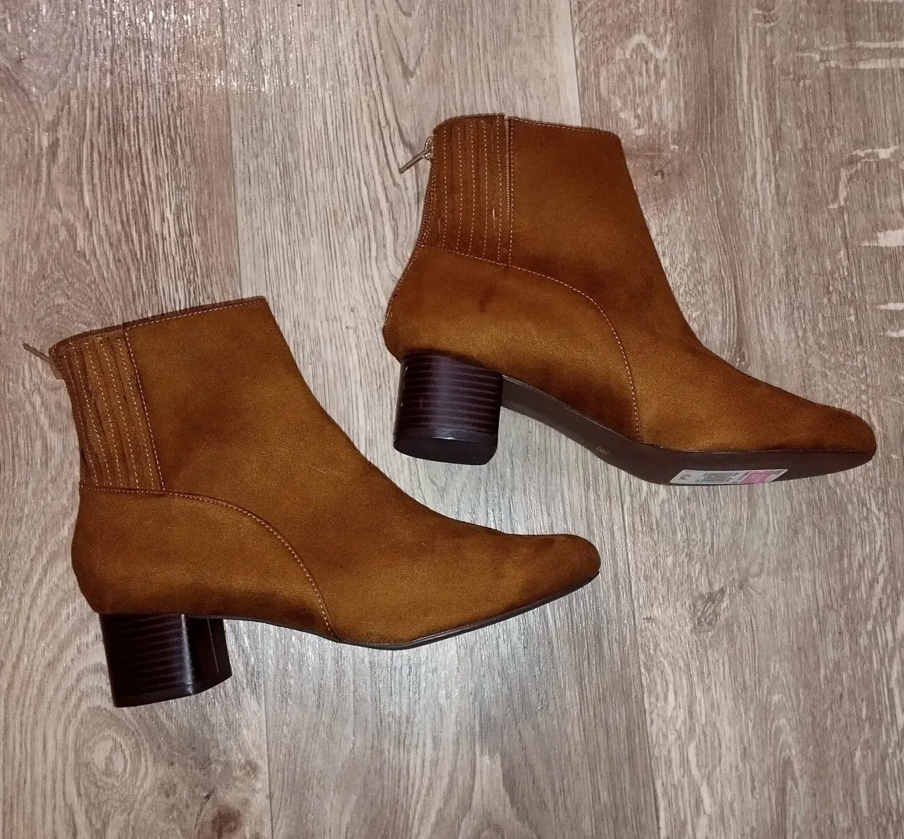 Нові ботильйони під замшу від французького бренду etam 3