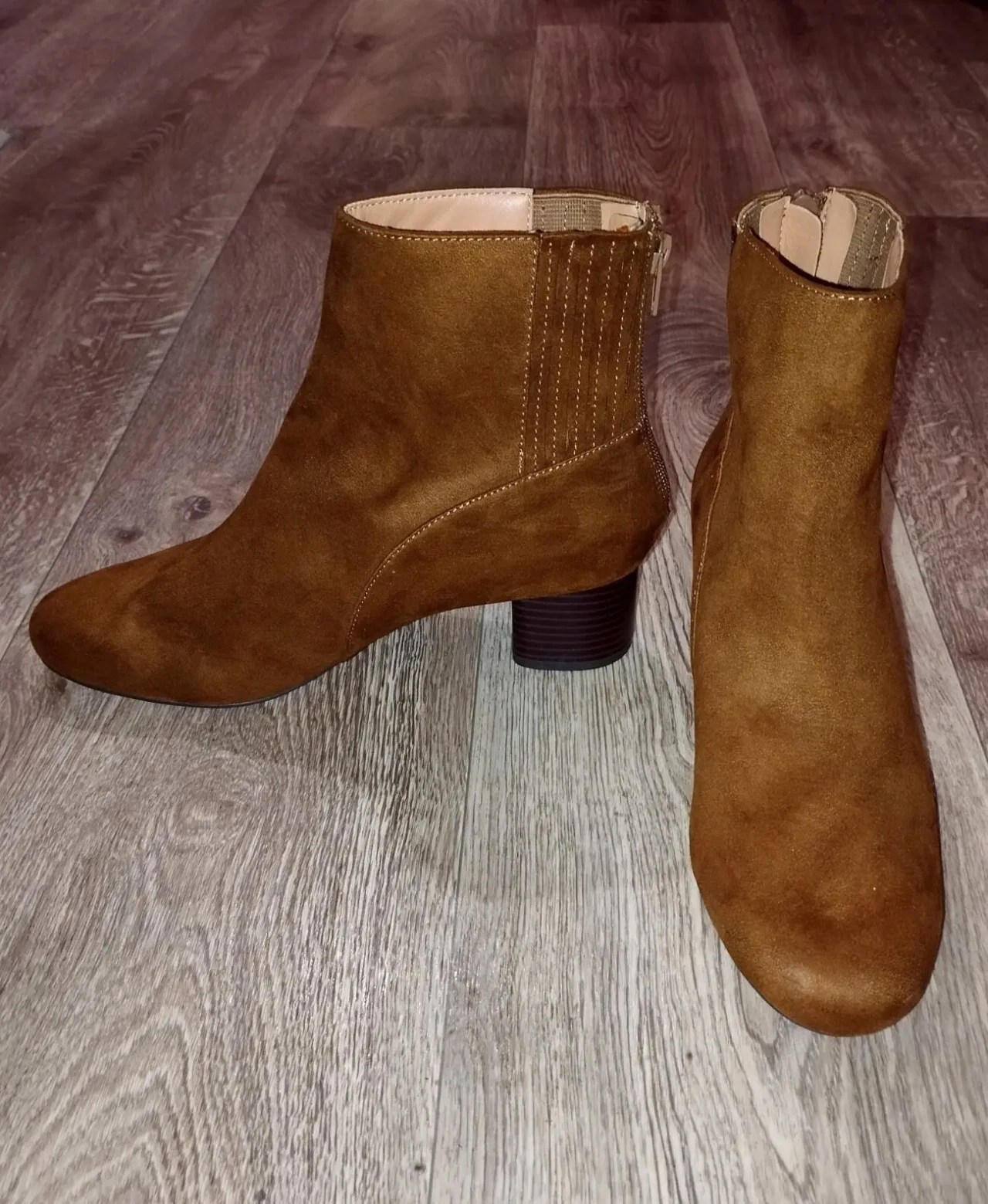 Нові ботильйони під замшу від французького бренду etam 2