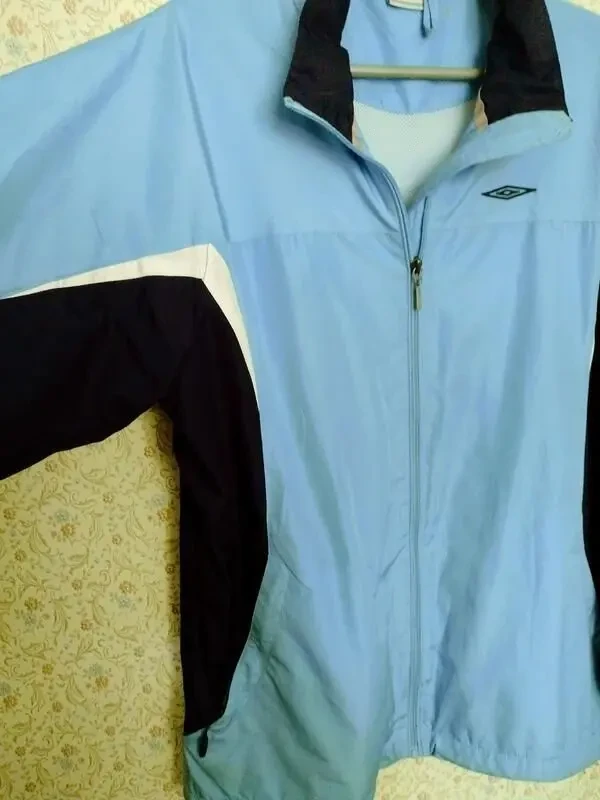 Мужская лёгкая спортивная ветровка, голубая. UMBRO 3