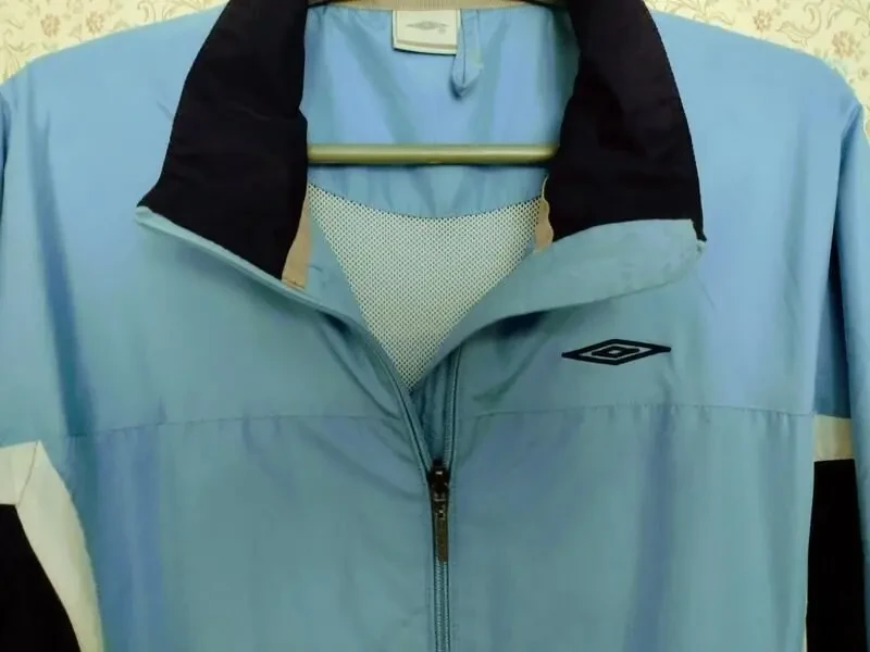 Мужская лёгкая спортивная ветровка, голубая. UMBRO 2