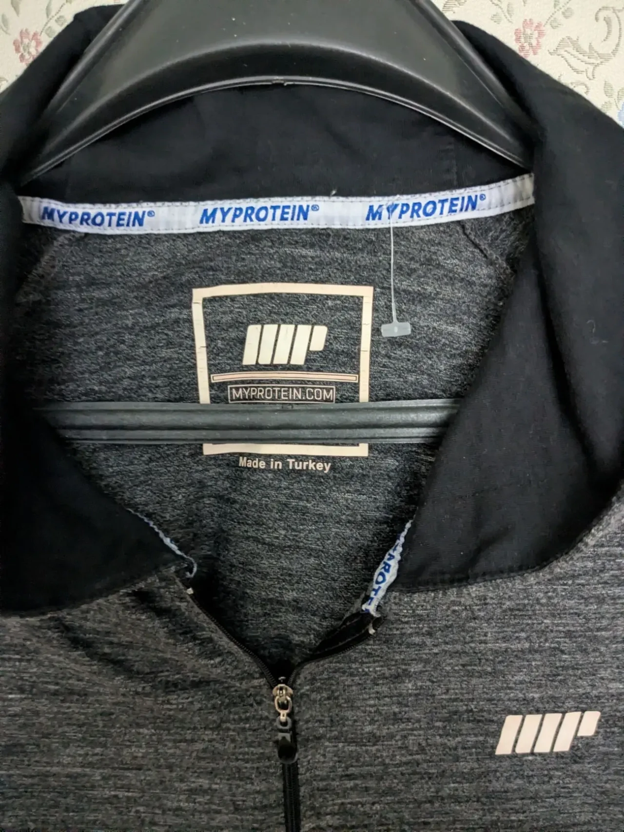 Спортивная лёгкая мужская кофта с капюшоном, серая. 5