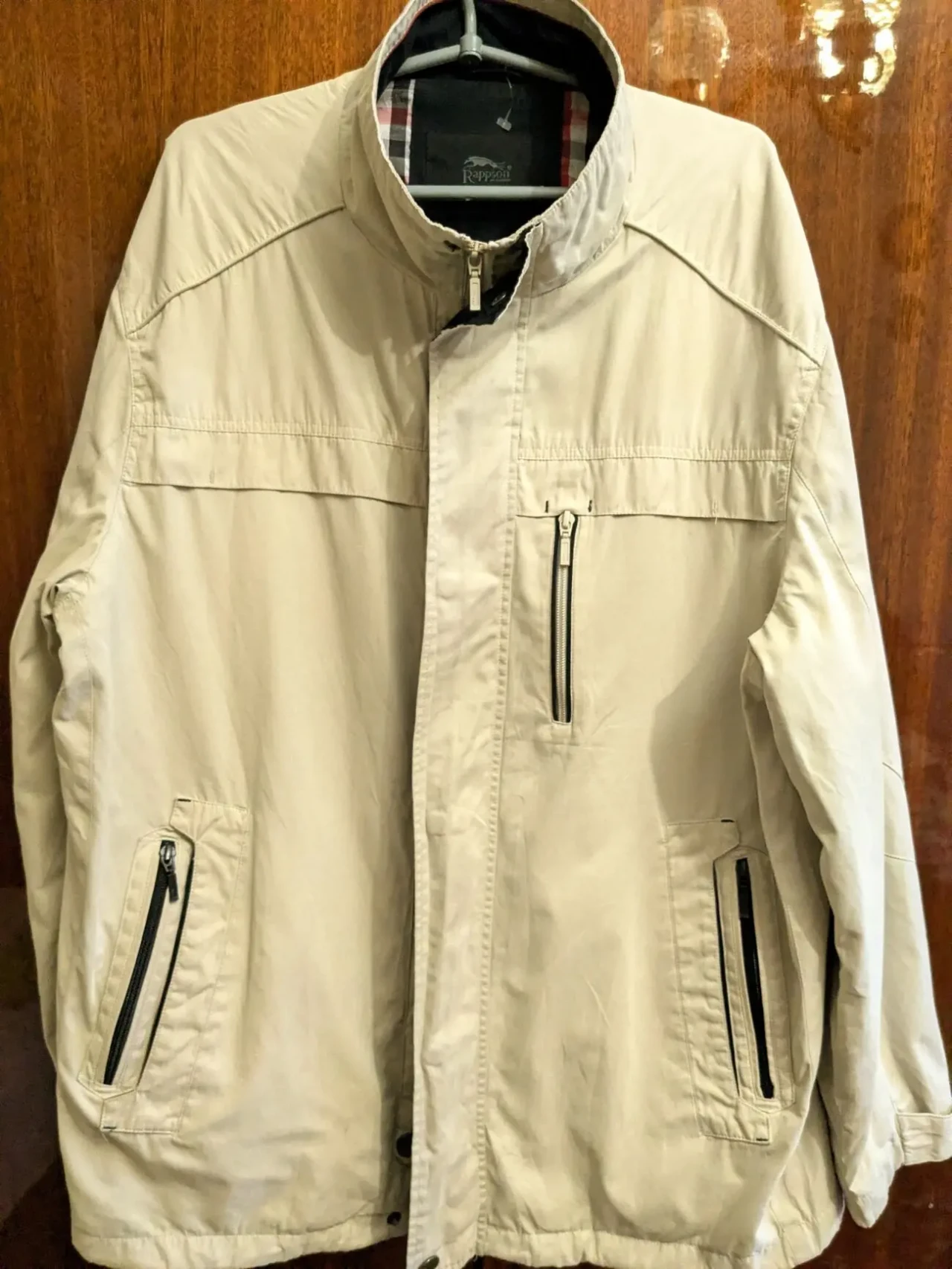 Мужская лёгкая весенняя куртка ветровка, много карманов, бежевая. 6