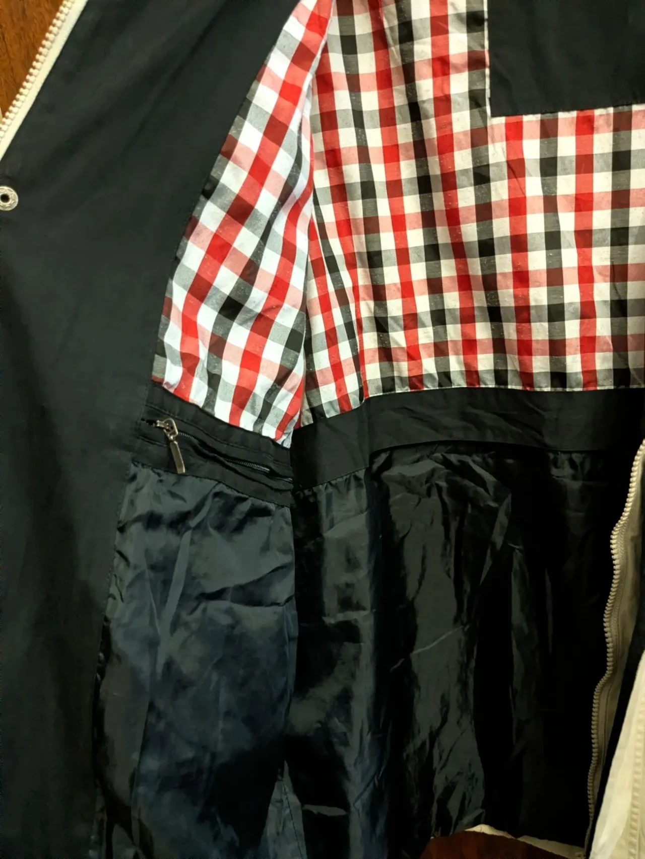 Мужская лёгкая весенняя куртка ветровка, много карманов, бежевая. 5