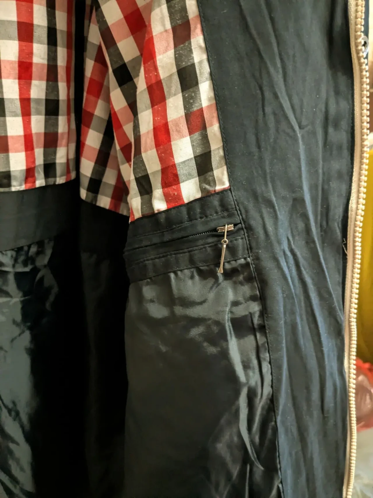 Мужская лёгкая весенняя куртка ветровка, много карманов, бежевая. 4