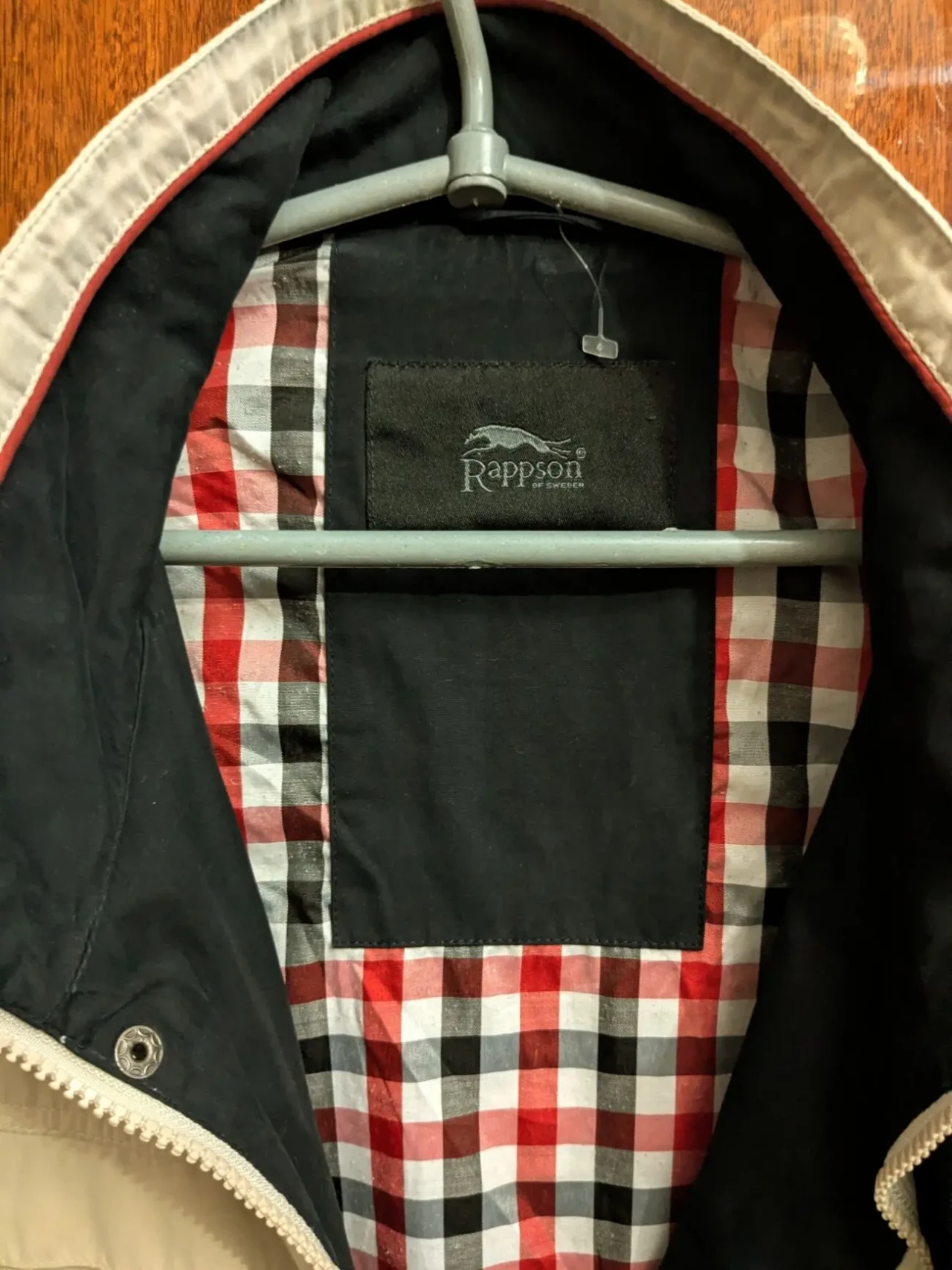 Мужская лёгкая весенняя куртка ветровка, много карманов, бежевая. 3