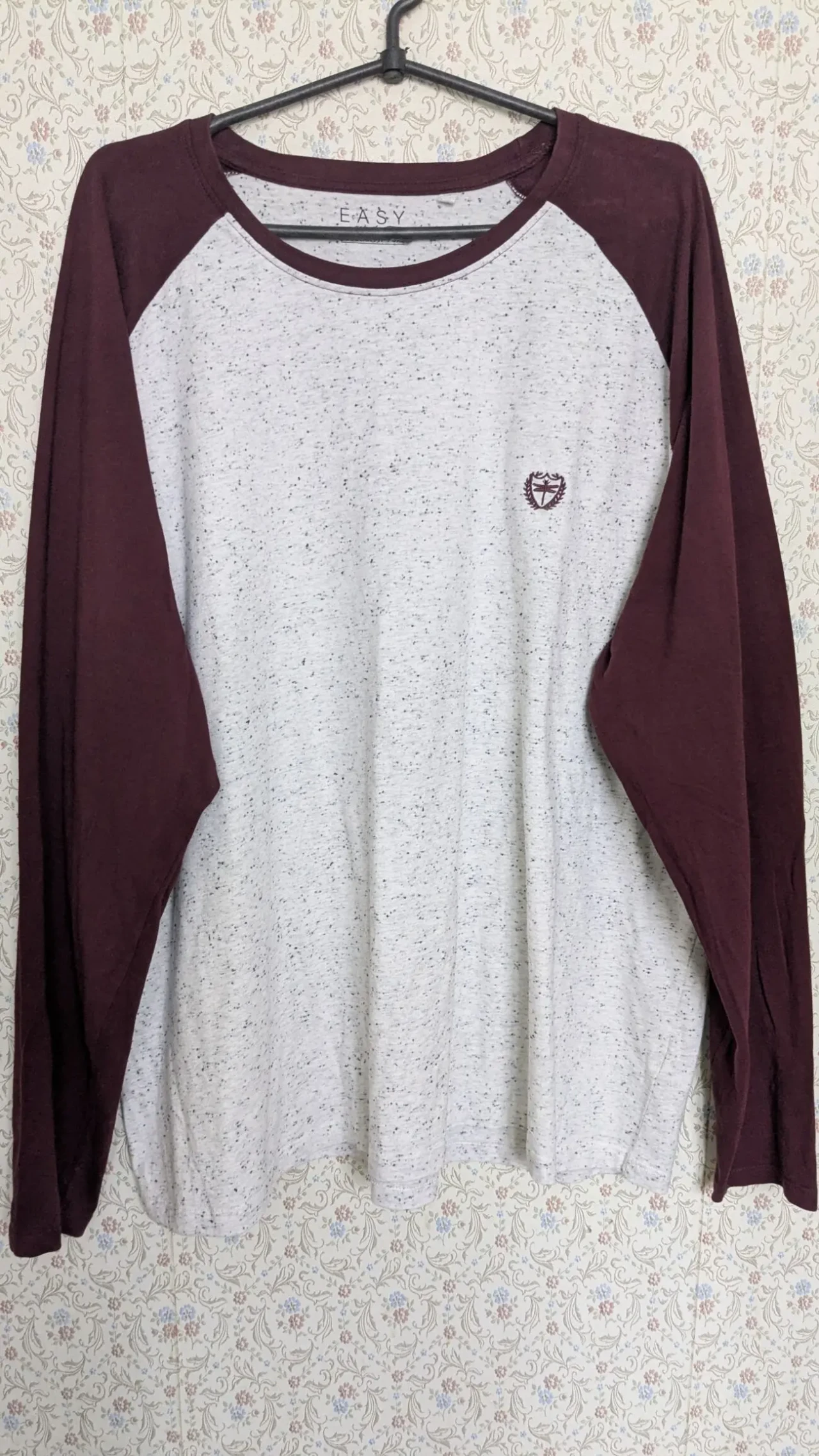 Мужская футболка, ширина 140, с длинным рукавом.