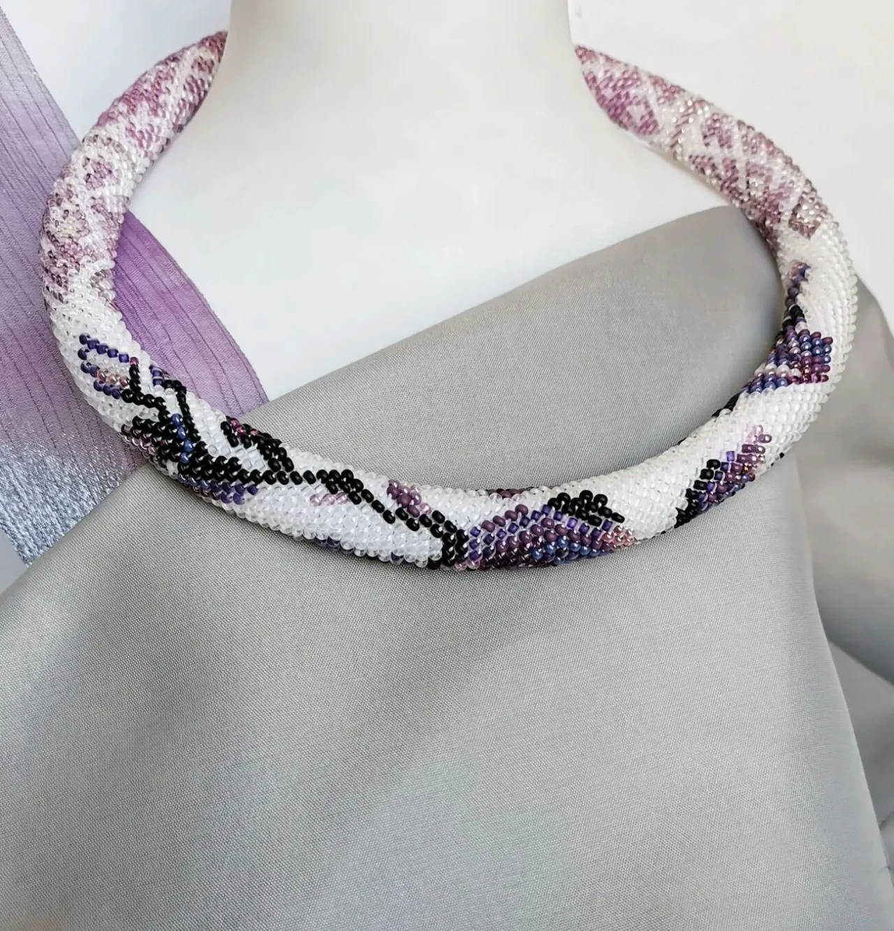 Прикраса із бісеру кольє-джгут Симфонія 6