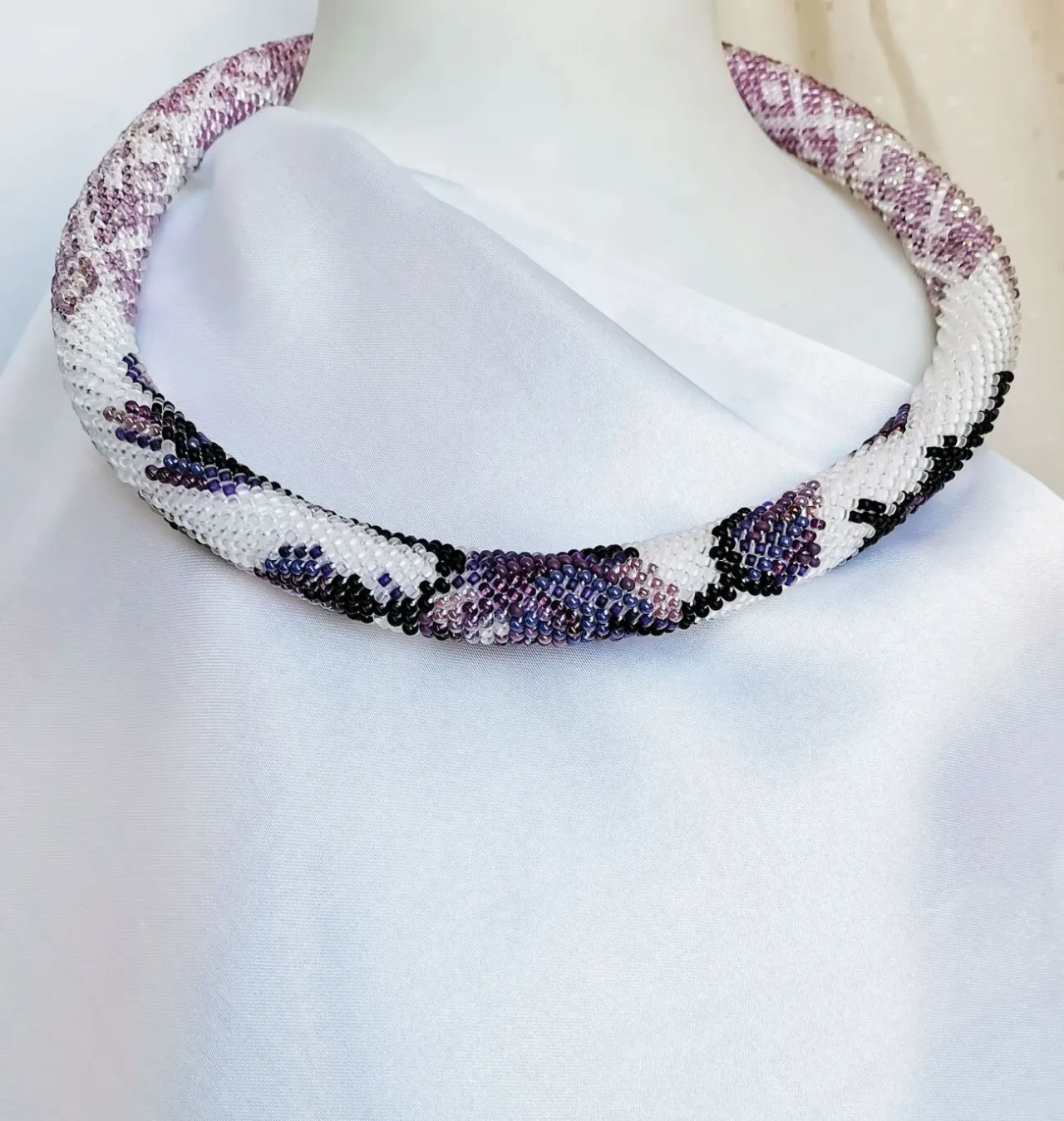 Прикраса із бісеру кольє-джгут Симфонія 2