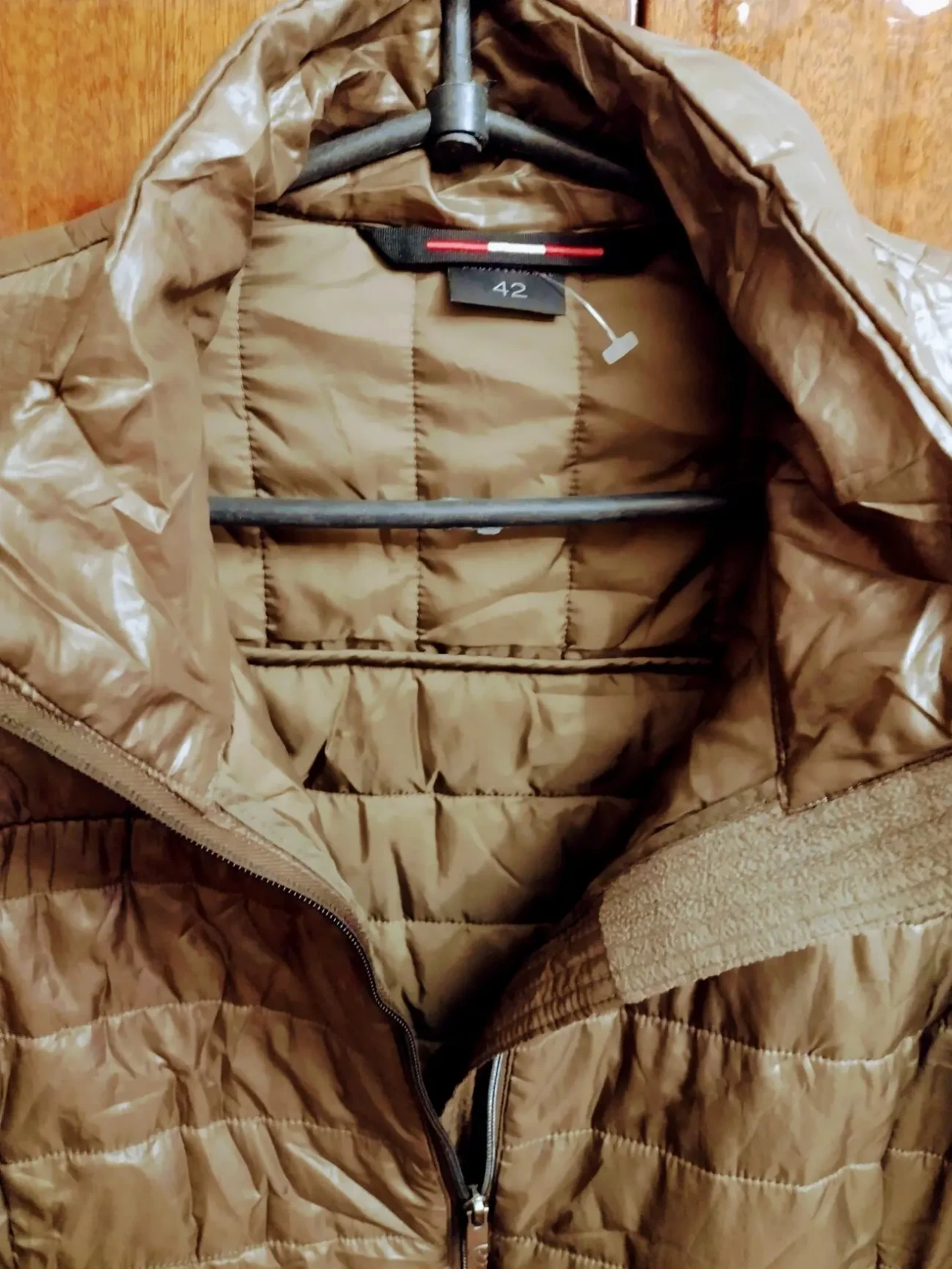 Женская легкая стеганная куртка. 3