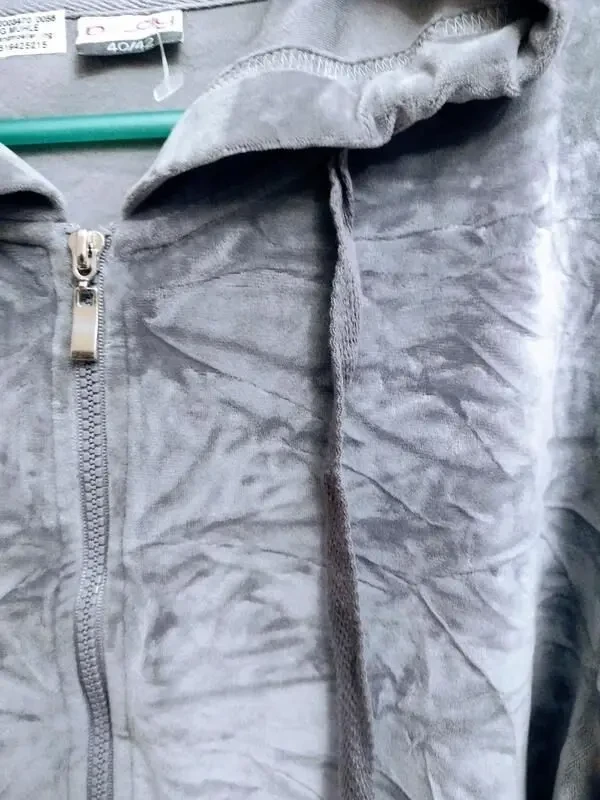 Женская велюровая кофта с капюшоном. 3