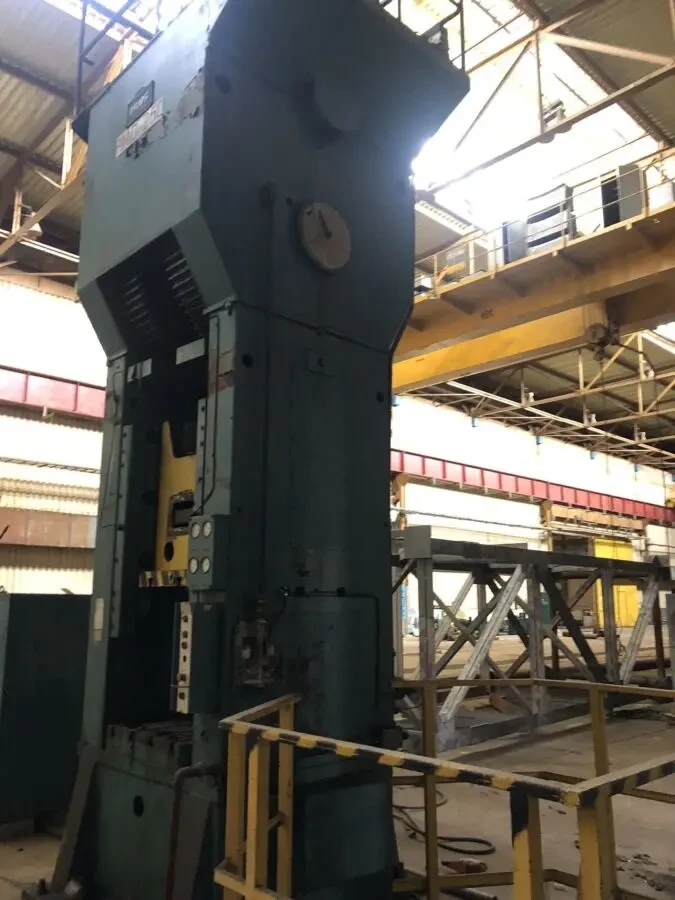 Продаж гідравлічних та механічних пресів (б/в) 3