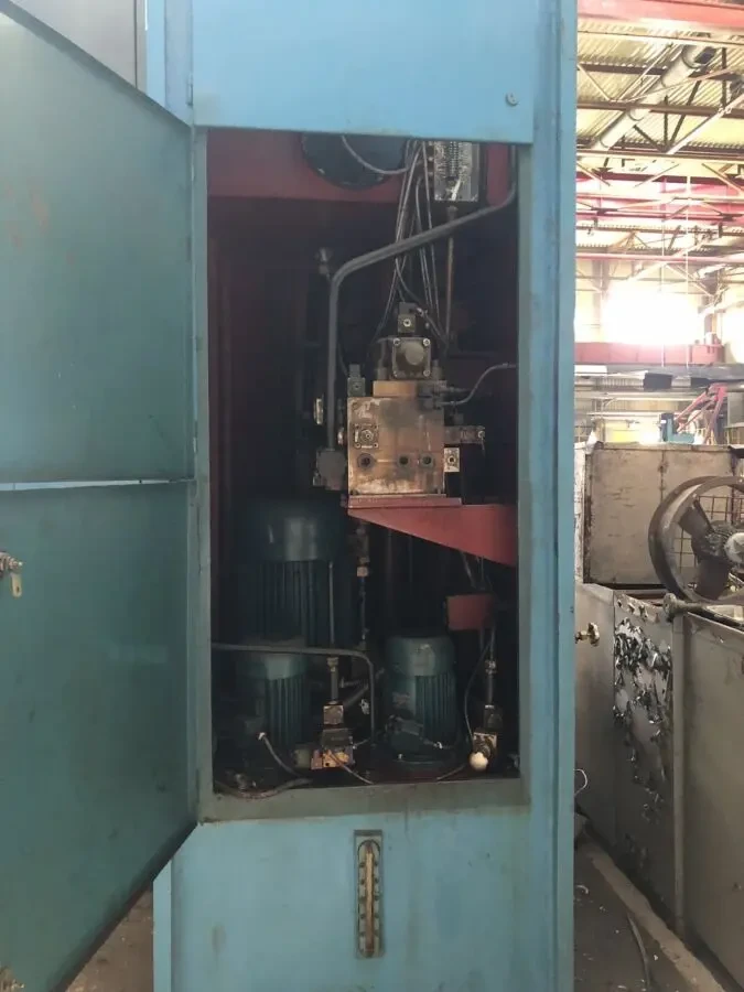 Продаж гідравлічних та механічних пресів (б/в) 8