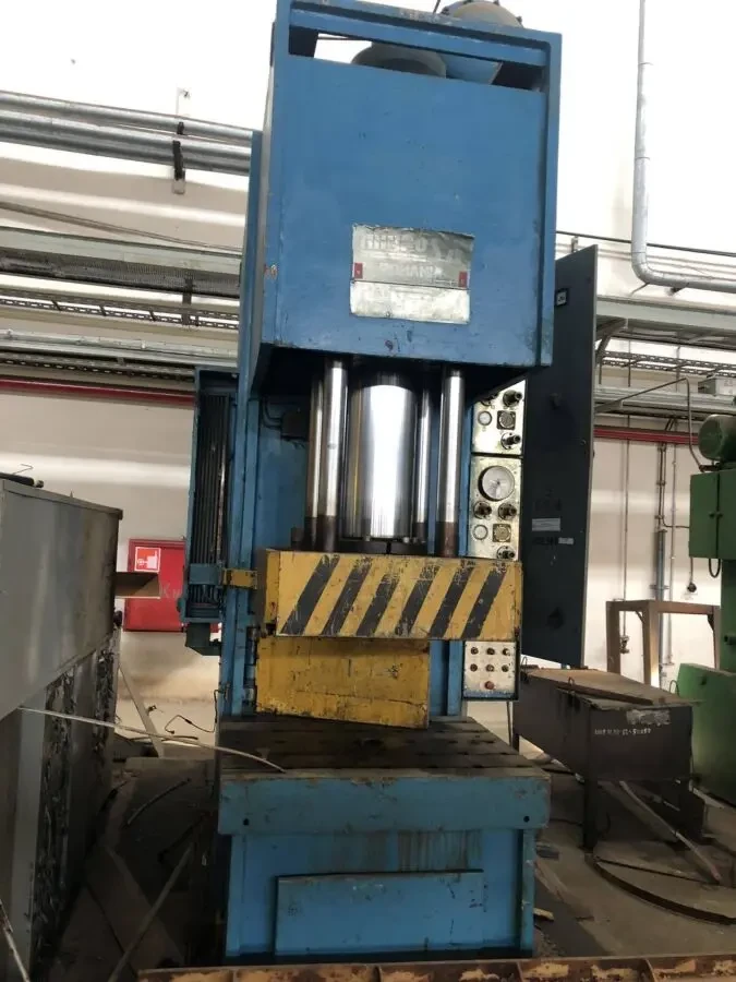 Продаж гідравлічних та механічних пресів (б/в) 7