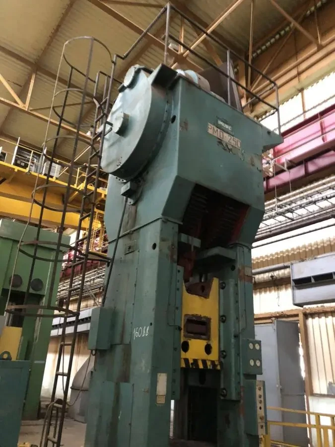 Продаж гідравлічних та механічних пресів (б/в) 2