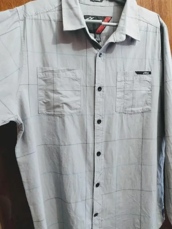 Мужская рубашка с карманами, хлопок.