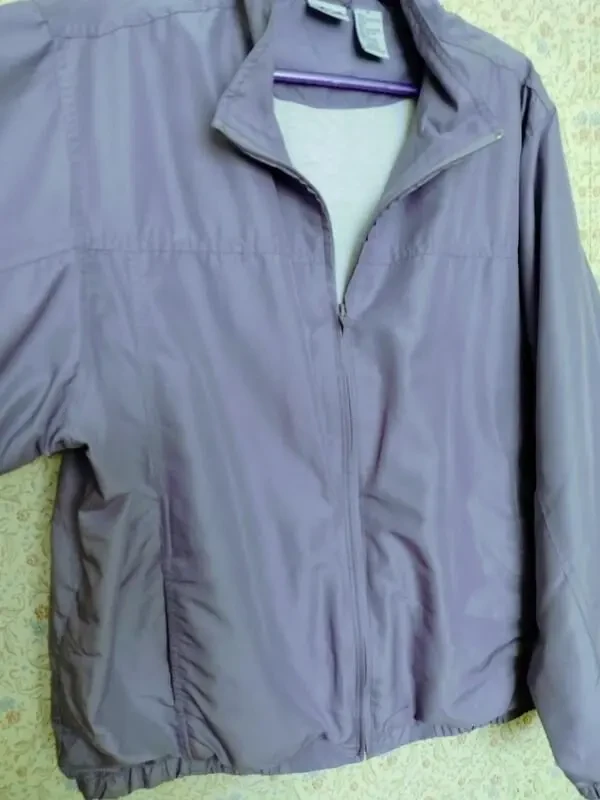 Женская ветровка, сиреневая. 3