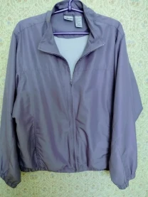 Женская ветровка, сиреневая.