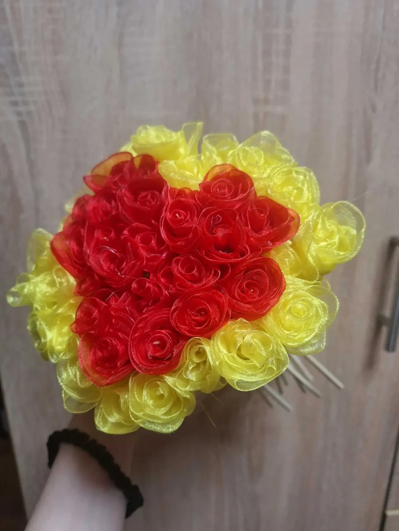 Букет з атласних стрічок власними руками 4