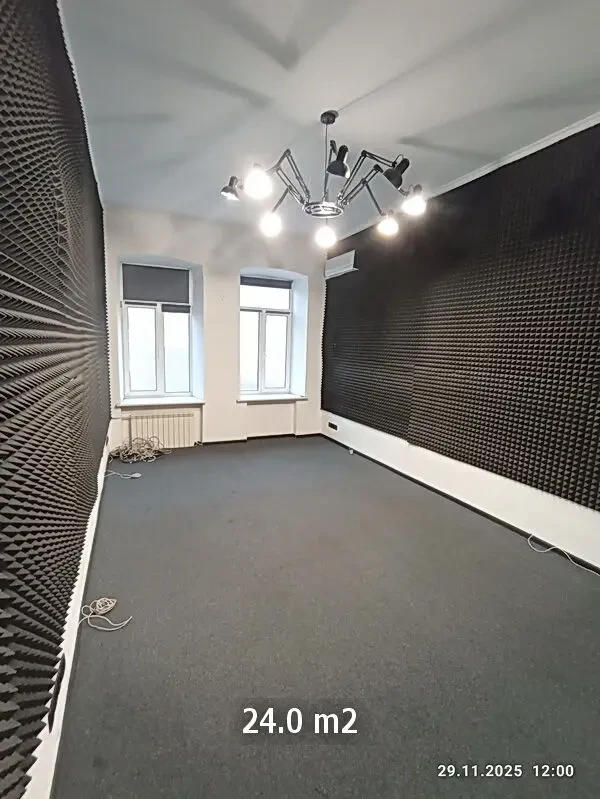 Офис 100 м2 с бесперебойным энергоснабжением, 4 кабинета, Центр 5