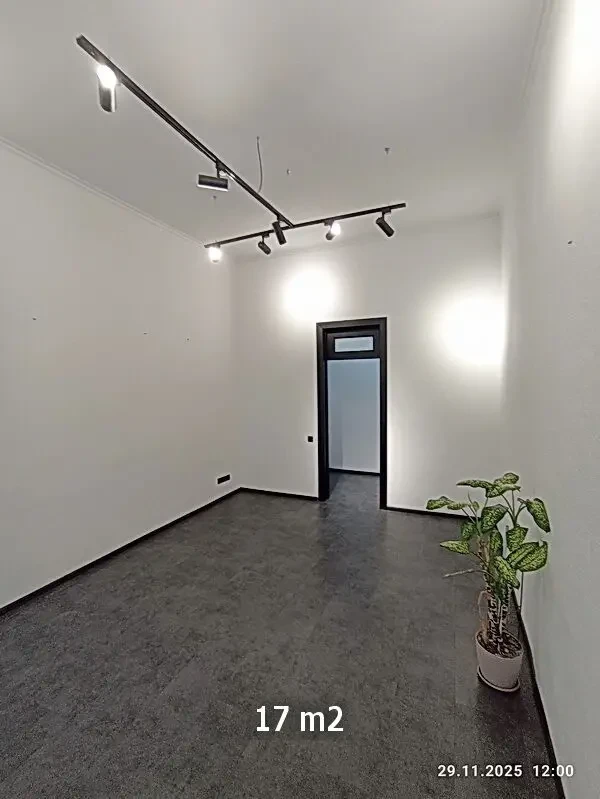 Офис 100 м2 с бесперебойным энергоснабжением, 4 кабинета, Центр 4