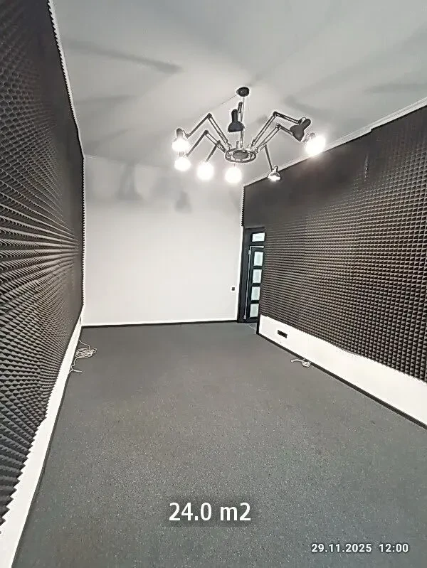 Офис 100 м2 с бесперебойным энергоснабжением, 4 кабинета, Центр 6