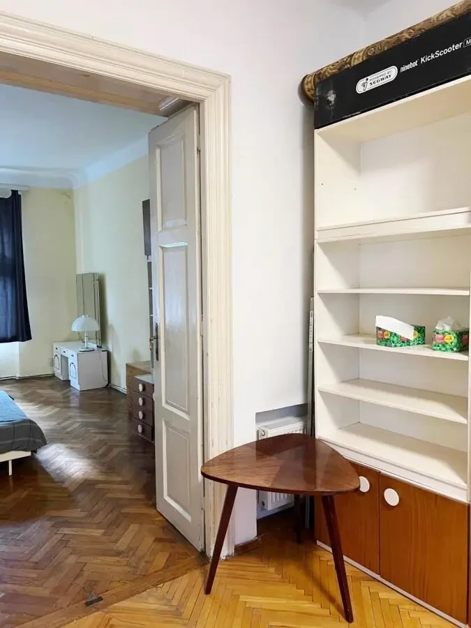 Продаж 2-кімн. квартири по вул.Пекарській, історичний центр 7