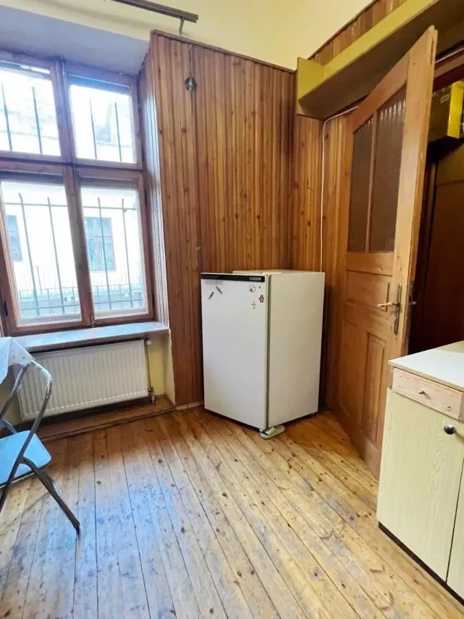 Продаж 2-кімн. квартири по вул.Пекарській, історичний центр 6