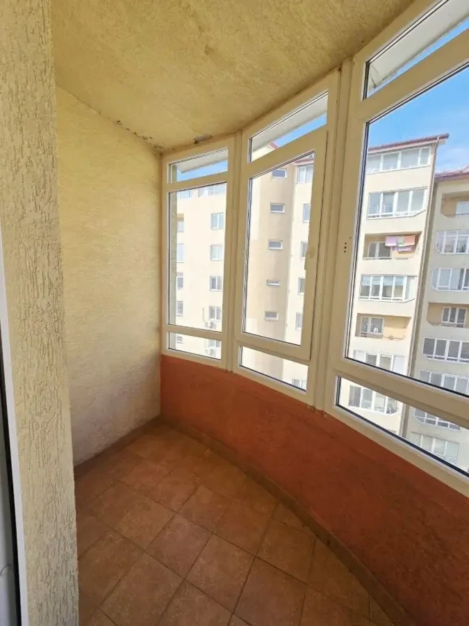 Продаж 3-кімн. квартири з сучасн.дизайн. ремонтом вул.Залізнична 2