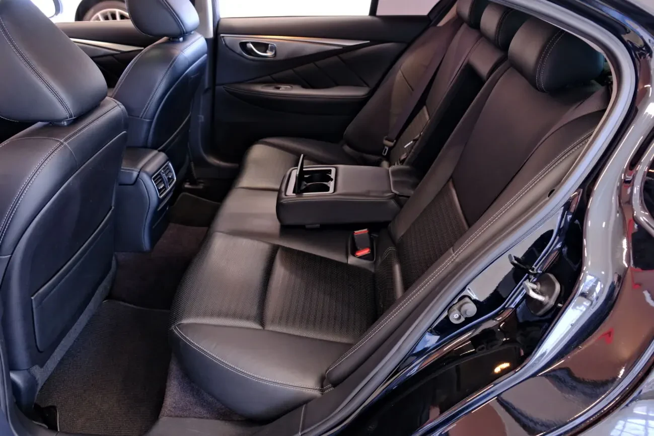 Infiniti Q50S 8