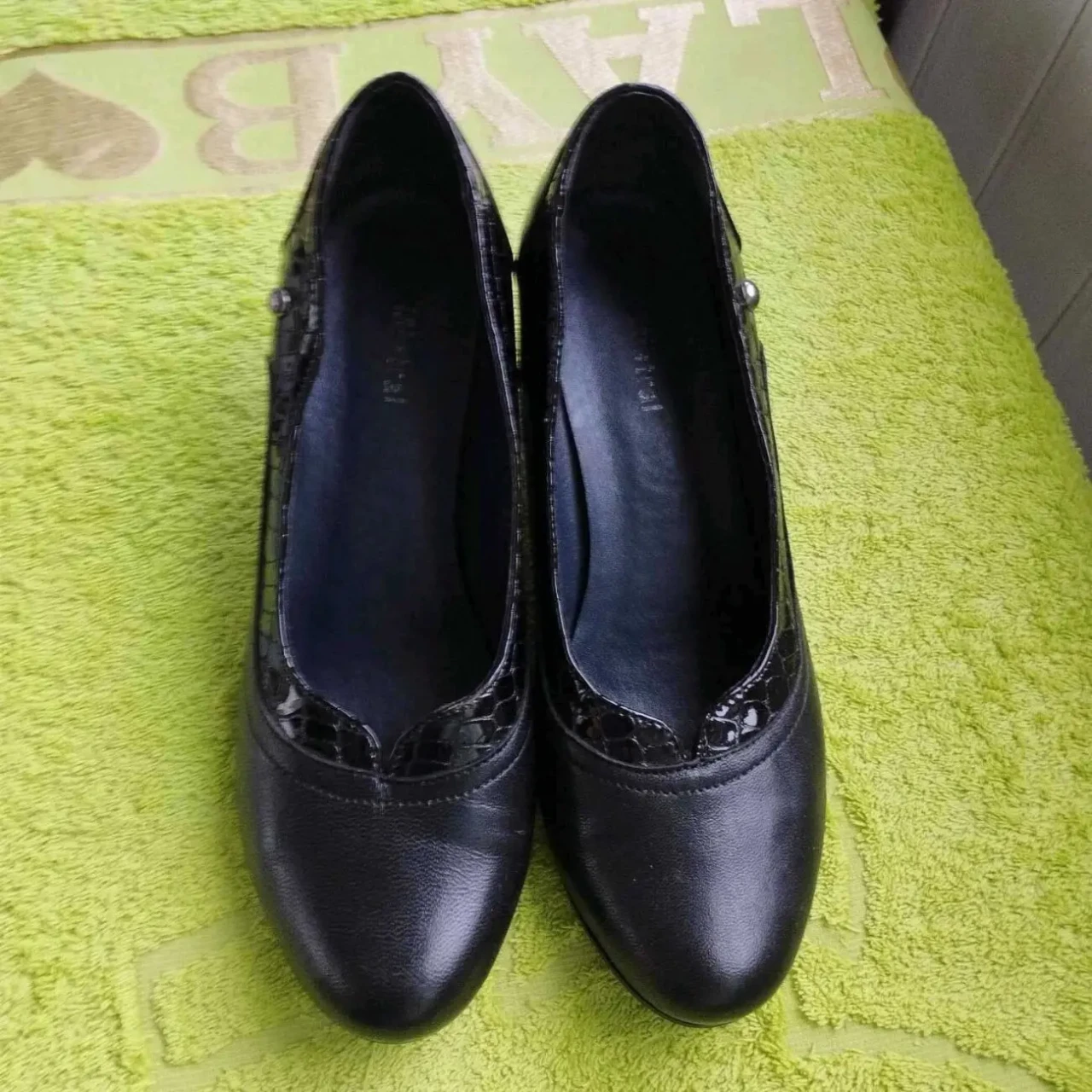 Туфлі чорні шкіряні р.39