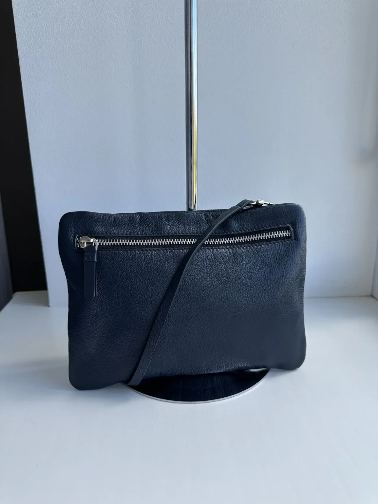 Фірмова сумка кросбоді з натуральної шкіри 3