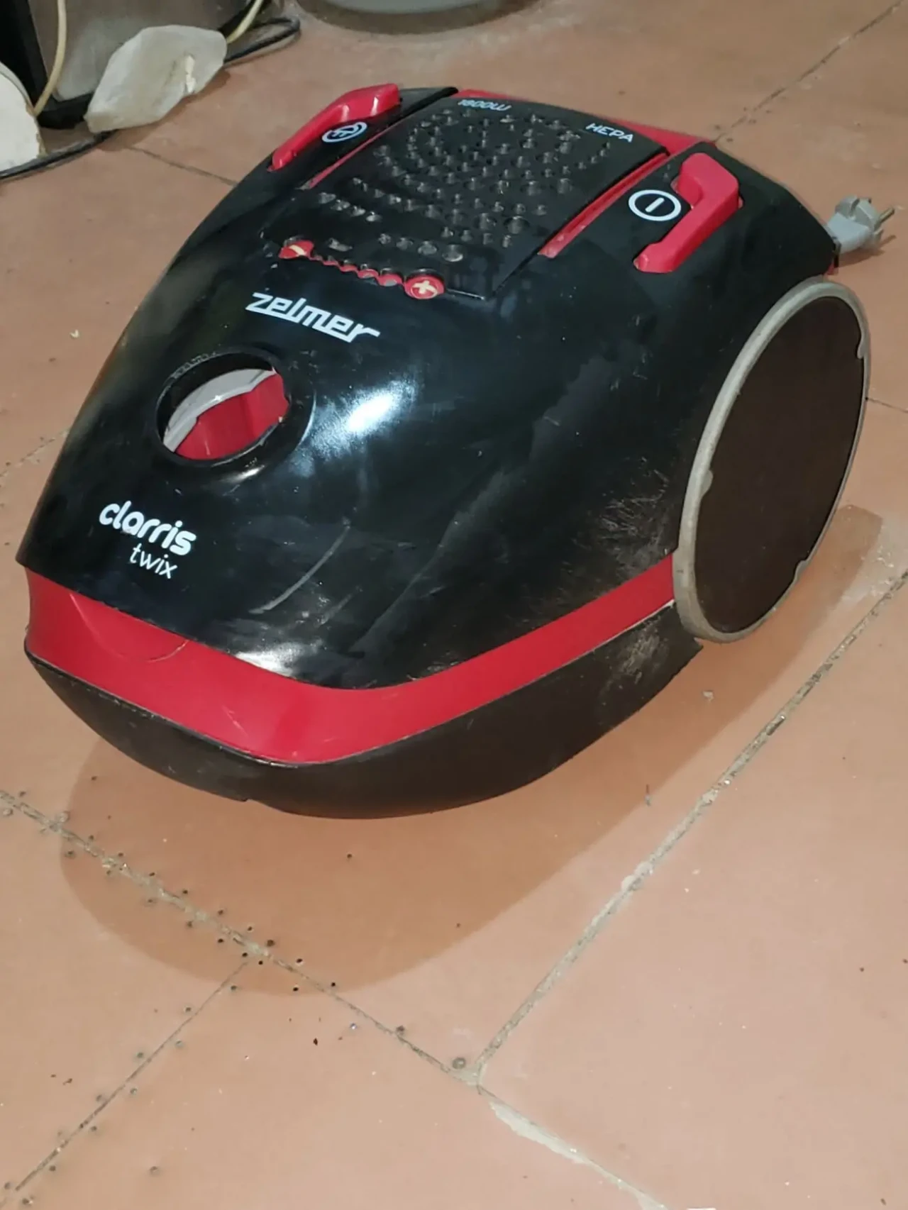 Пылесос Zelmer 1800 Ватт. 2